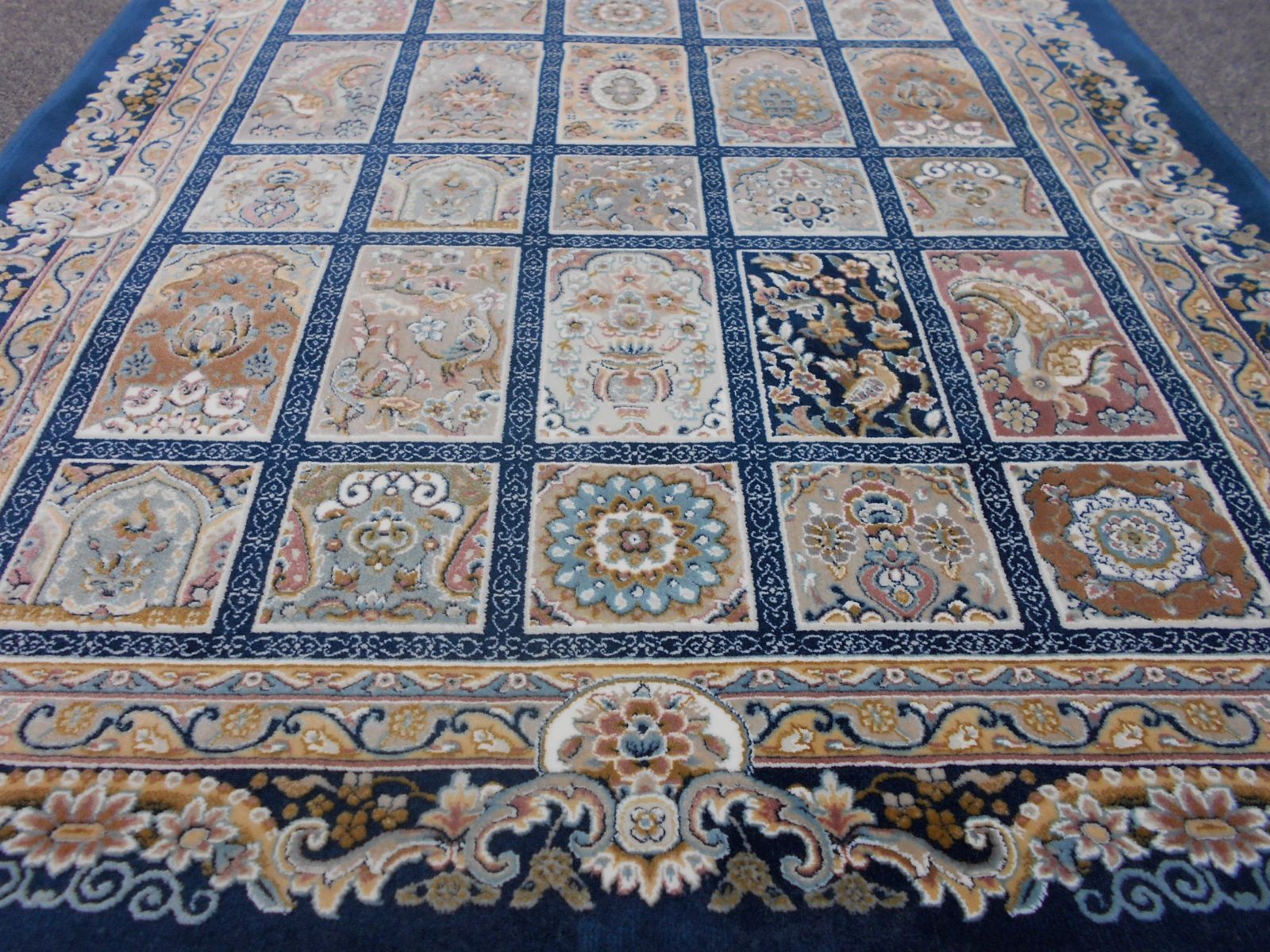 柄総柄セール！225万ノット！超高密度織 イラン産 絨毯！円形200cm 