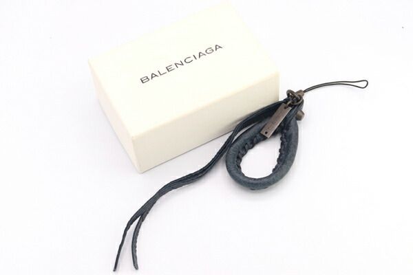 【美品】BALENCIAGA バレンシアガ ストラップ 197746 ネイビー バレンシアガ 携帯ストラップ 197746 ネイビー - メルカリ