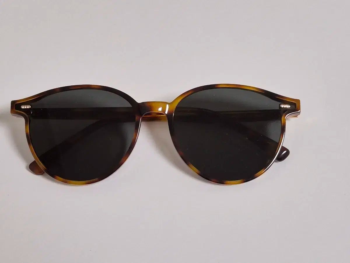 ジェントル モンスター コールスロー