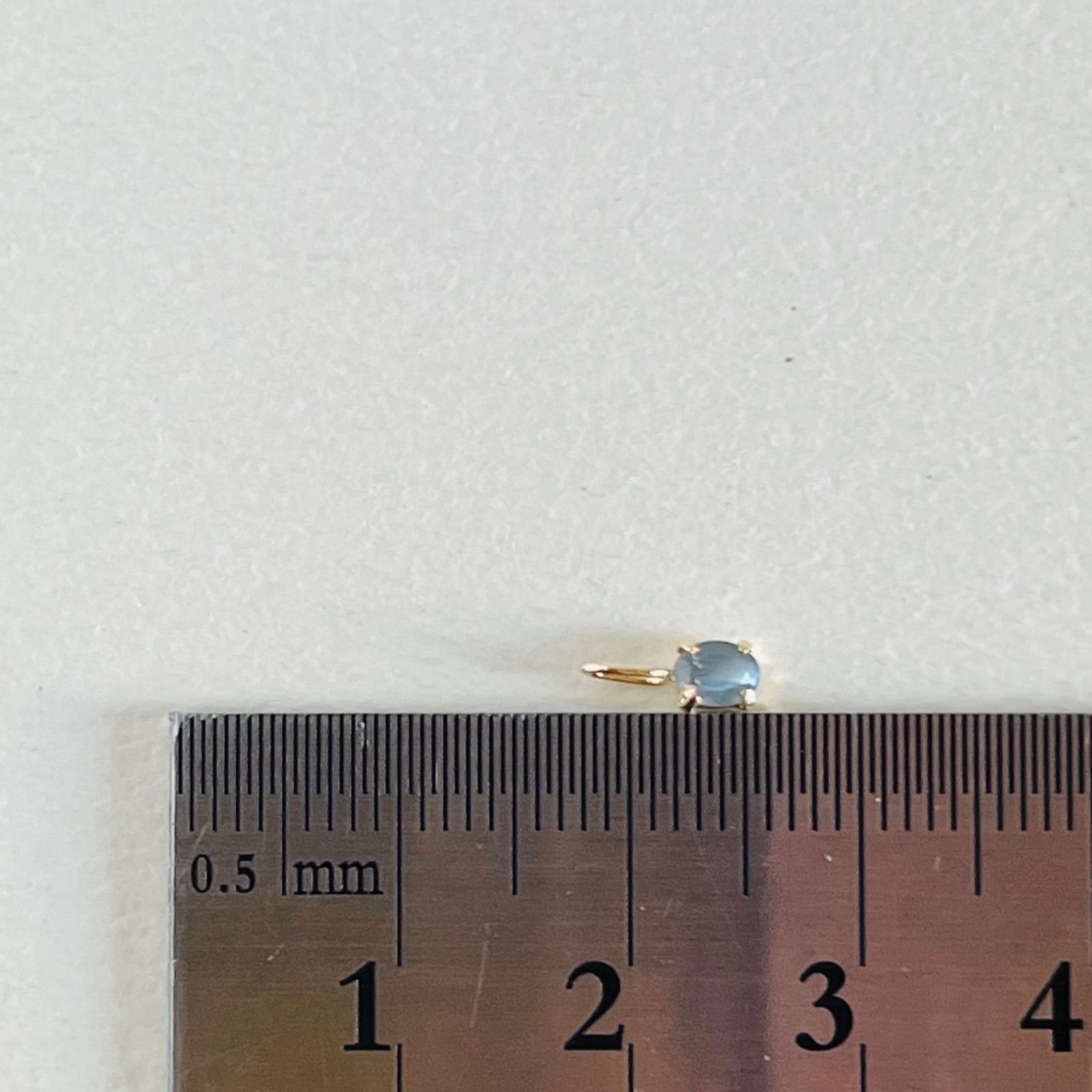 K18 天然石アレキサンドライトoval希少 レア ペンダントトップ