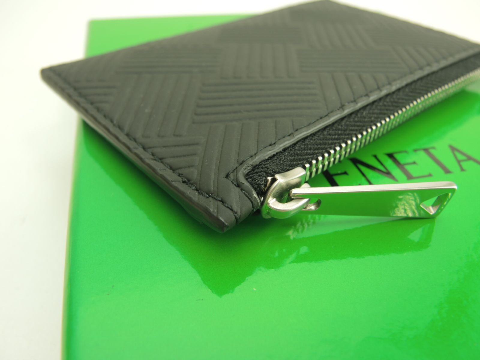 フラグメントケース 型押レザー