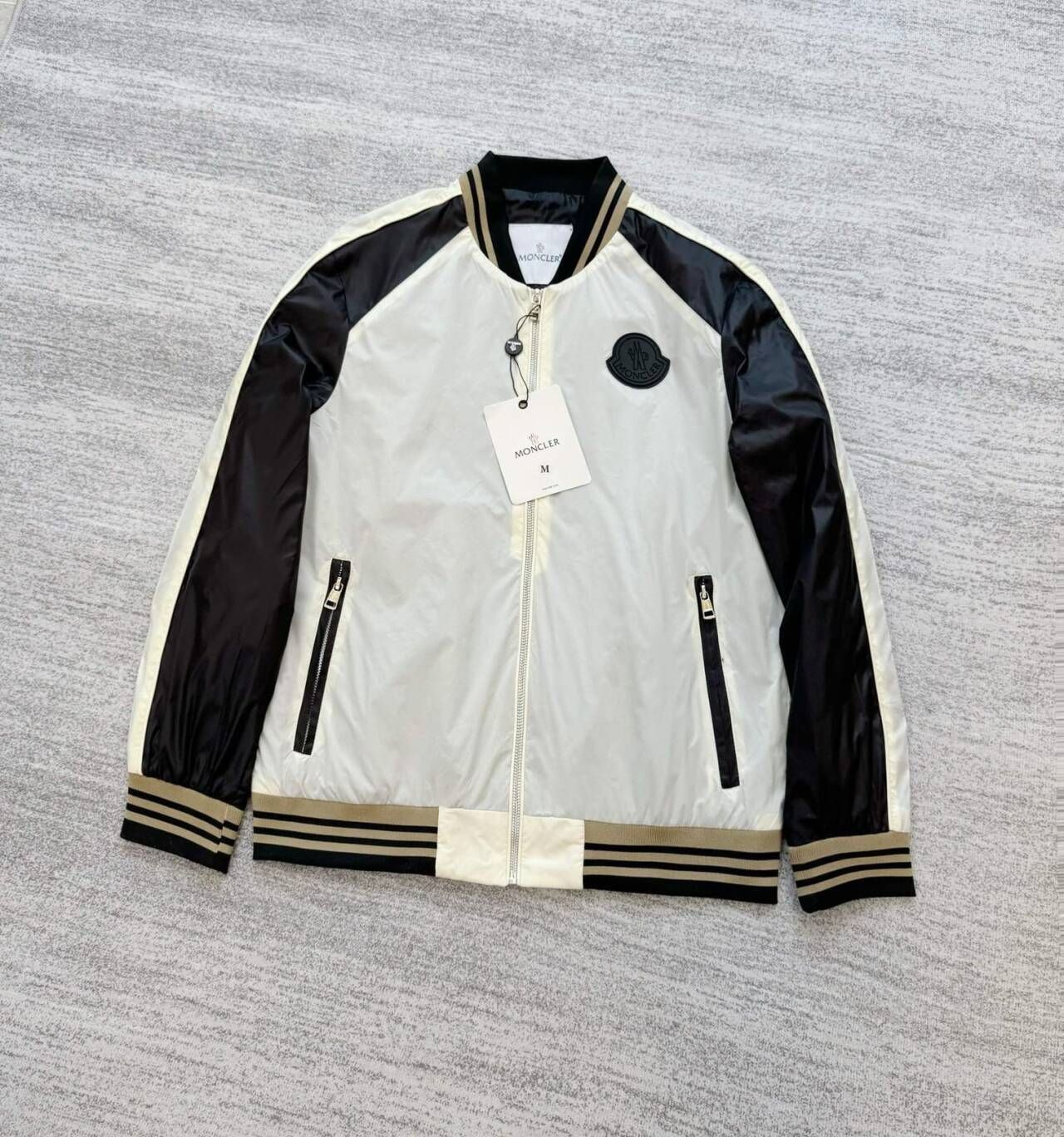 【送料無料（一部地域を除く）】 MONCLER モンクレール ジャケット｜本日限定特価｜新品未使用 ジャケット・アウター
