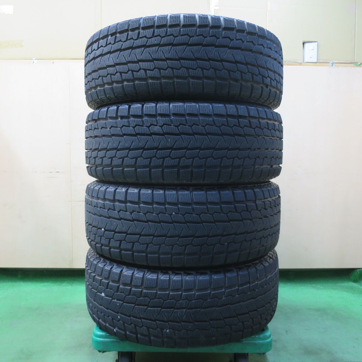 スタッドレス 235|55R18