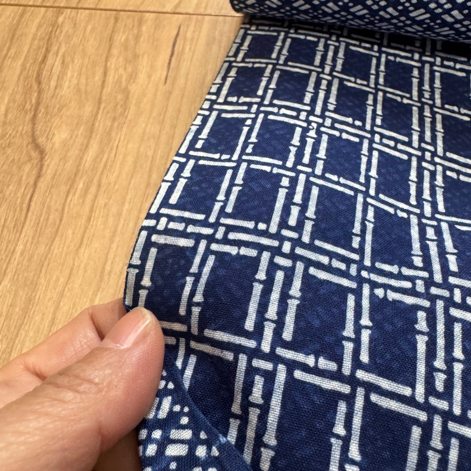 超美品　浴衣　竺仙　反物　両面本染　注染　型染　濃紺　コーマ　シンプル 新品 未使用品 しつけ付 浴衣 竺仙 反物 両面本染 注染 型染