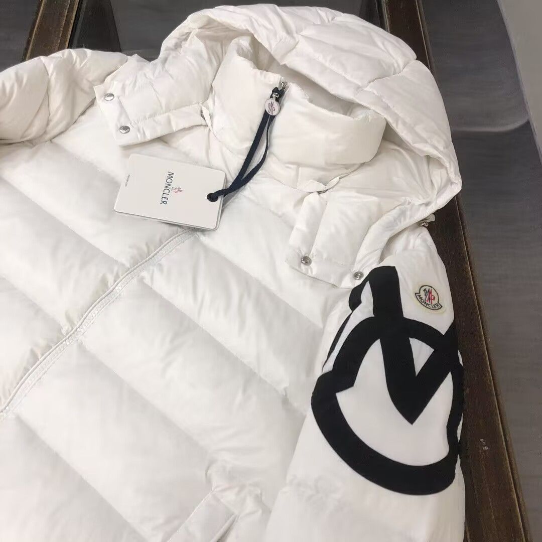 モンクレールMONCLER  モンクラーダウンジャケット  ホワイト