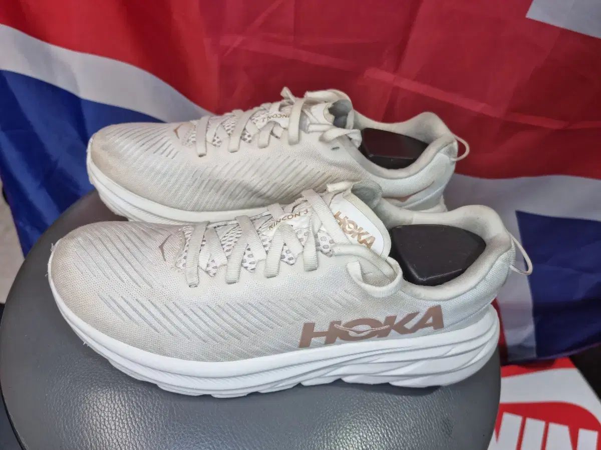 HOKA ONE ONE ホカオネオネ リンコン スニーカー ベージュ 230