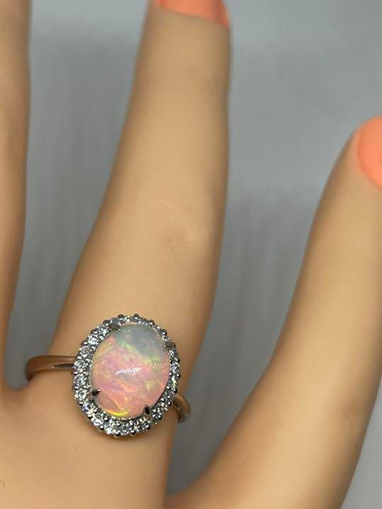 【新品】Ptエチオピアオパール1.60ctリング 新品】Ptエチオピアオパール1.60ctリング 天然オパール リング