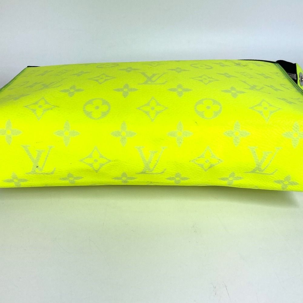 クラッチバッグ