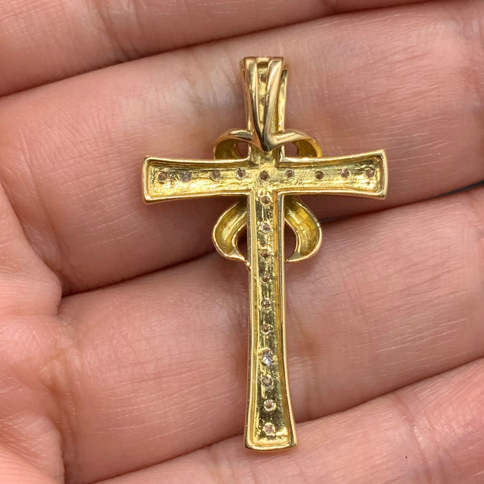 K18 ダイヤ クロス ペンダント 3.8g 0.23ct - メルカリ