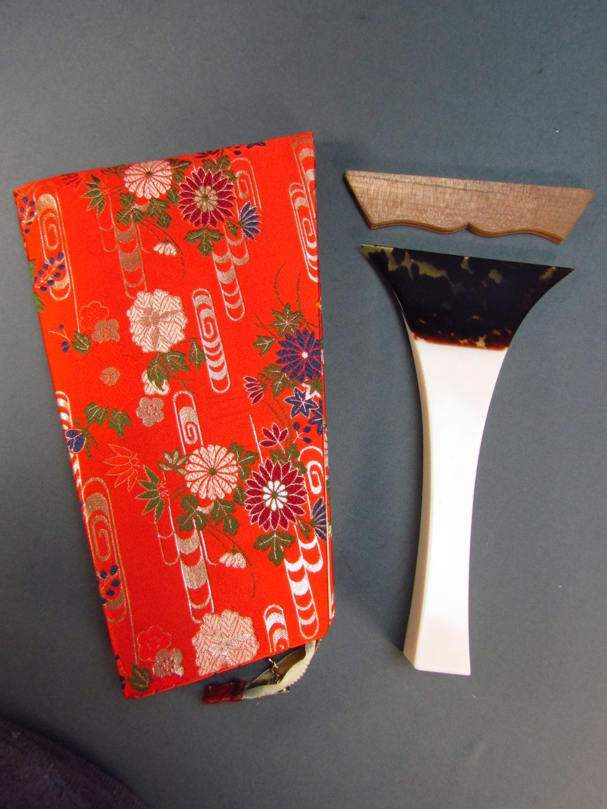 希少レア　津軽三味線撥　べっこう　水牛製品　ケース付き 希少レア 津軽三味線撥 べっこう 水牛製品 ケース付き 日本製 最高級