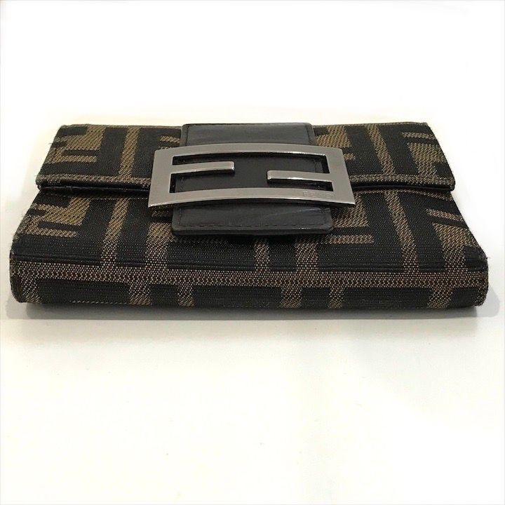 新品同様☆FENDI フェンディ 三つ折り財布 ズッカ FF キャンバス レザー FENDI フェンディ 三つ折り財布 コンパクト ズッカ FF レザー ブラウン
