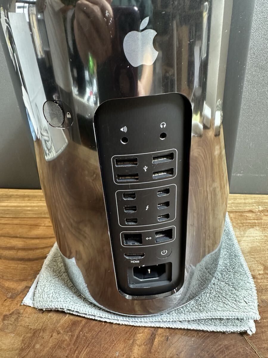 Apple iMac Pro 2013 3.5 GHz 6コアIntel Xeon E5 64GB SSD1TB AMD FirePro D300 2 GB 2枚 office2025 Windows11 CJ516-1