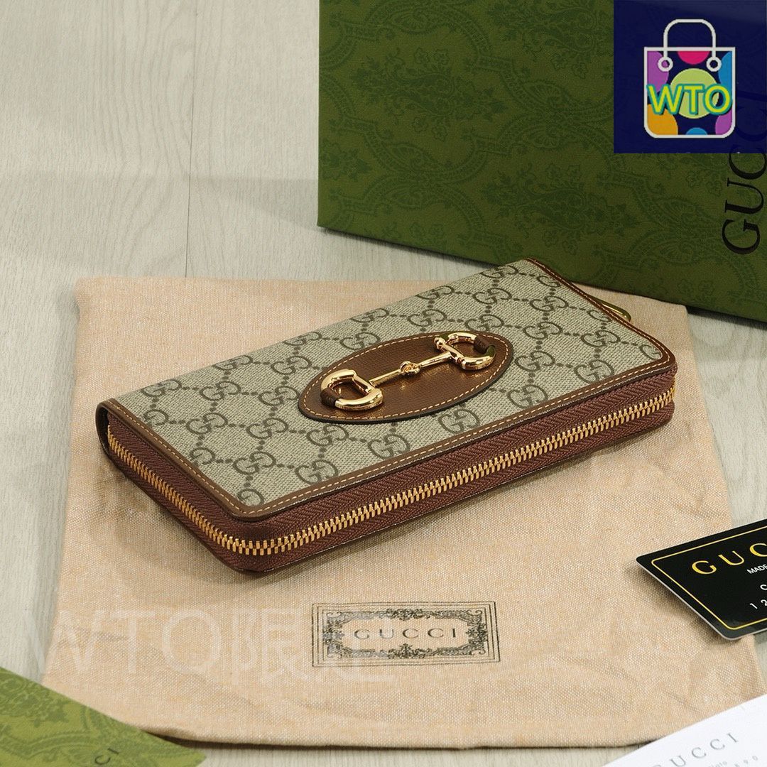 レザーとPVC製 多収納大容量デザイン