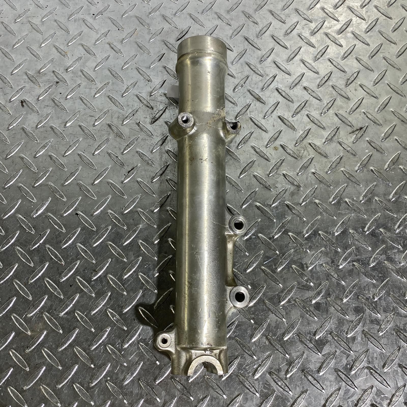 ボトムケース 右