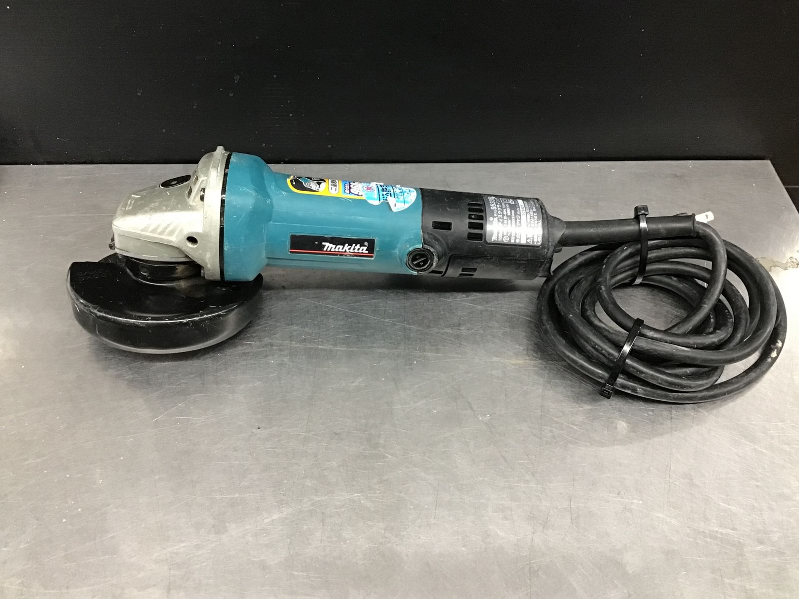 マキタ(makita) 100mmディスクグラインダ 9533B【戸田店】
