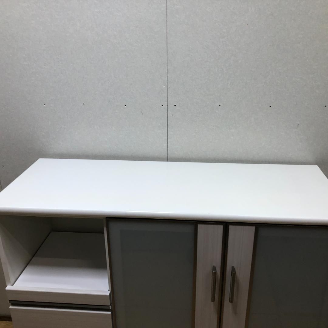 ニトリ ポスティア 135 WH カウンター キッチン収納 食器棚 コンセント