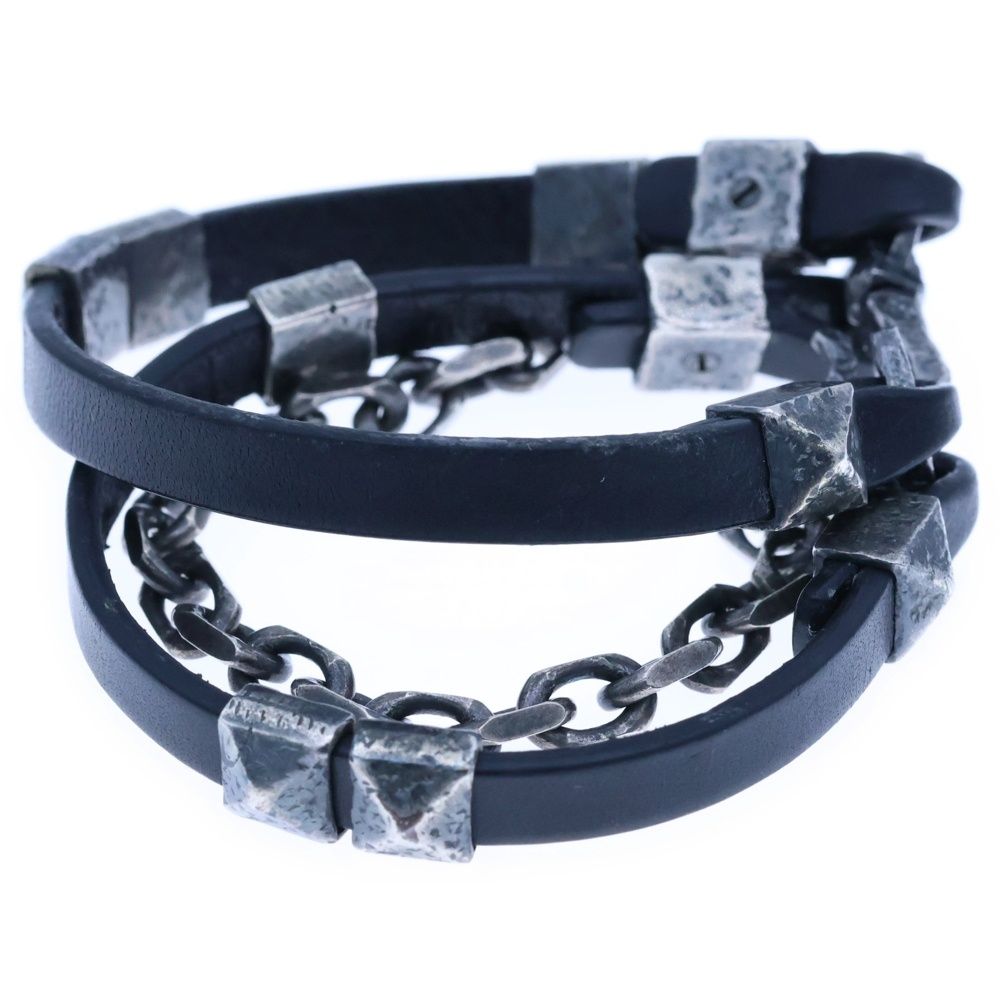 ボッテガヴェネタ ピラミッドブレス スタッズ チェーン BOTTEGA VENETA (ボッテガヴェネタ) ピラミッド スタッズ レザー