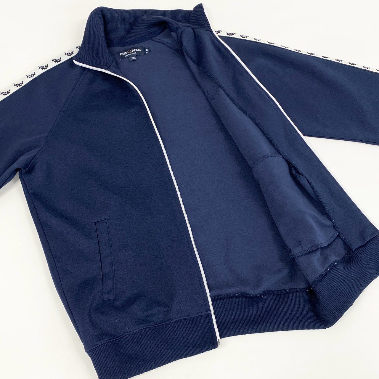 68g24 【ポルトガル製】FRED PERRY フレッドペリー サイドライン
