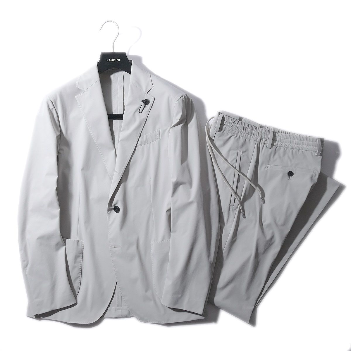 <24年モデル>LARDINI 最新ロゴ アイボリー ナイロンスーツ 46 24年モデル>LARDINI 最新ロゴ アイボリー ナイロンスーツ 46 | ヤマダ