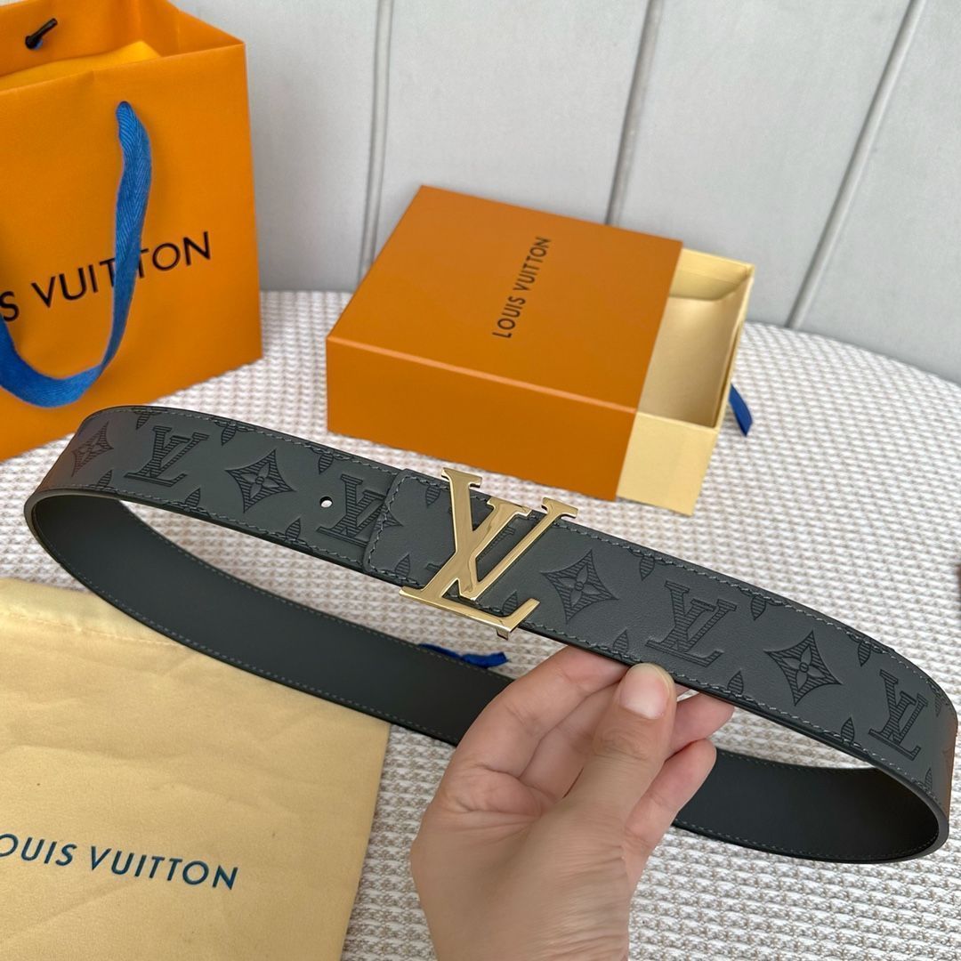 新品未使用 LOUIS VUITTON ベルト LV イニシャル リバーシブル 