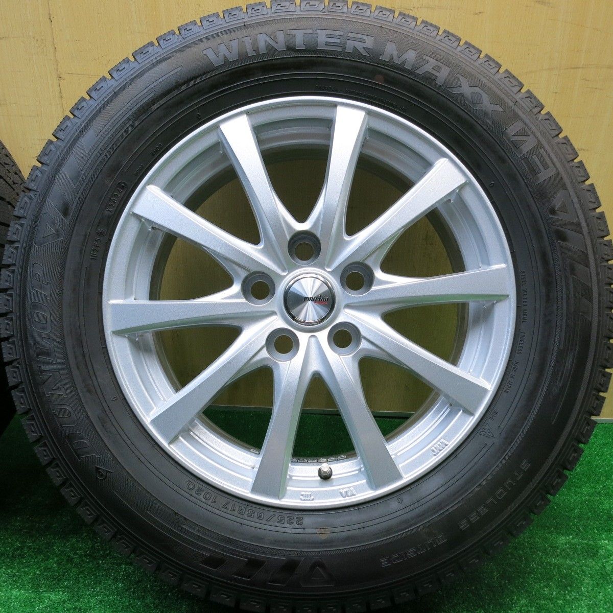 バリ溝 24年 キレイ 9.5分以上 40系 アルファード 等 225|65R17 スタッドレス ダンロップ ウインターマックス 03 ravrion RS01 ラブリオン 17インチ PCD120|5H 5100910HAス