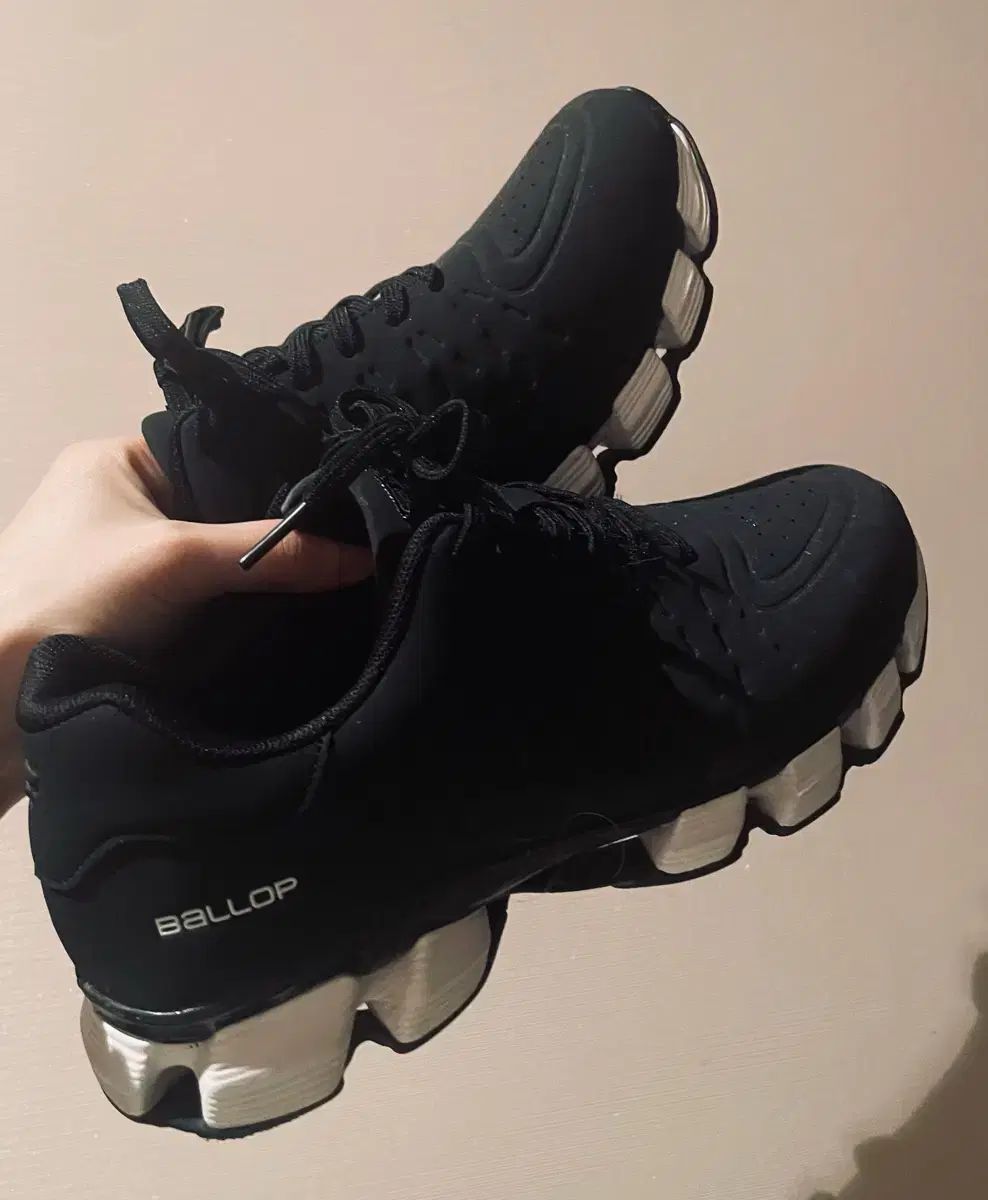 コストコ BALLOP バロップ ランニングシューズ 245 室内 1回