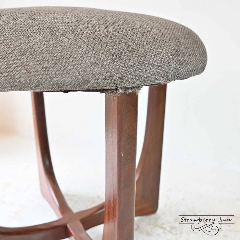 L3612-55 英国ヴィンテージ スツール G-plan 丸スツール イギリス