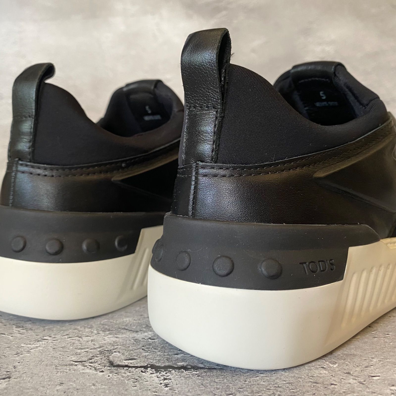 新品 TOD'S No_Code レザースニーカー ラグジュアリースニーカー