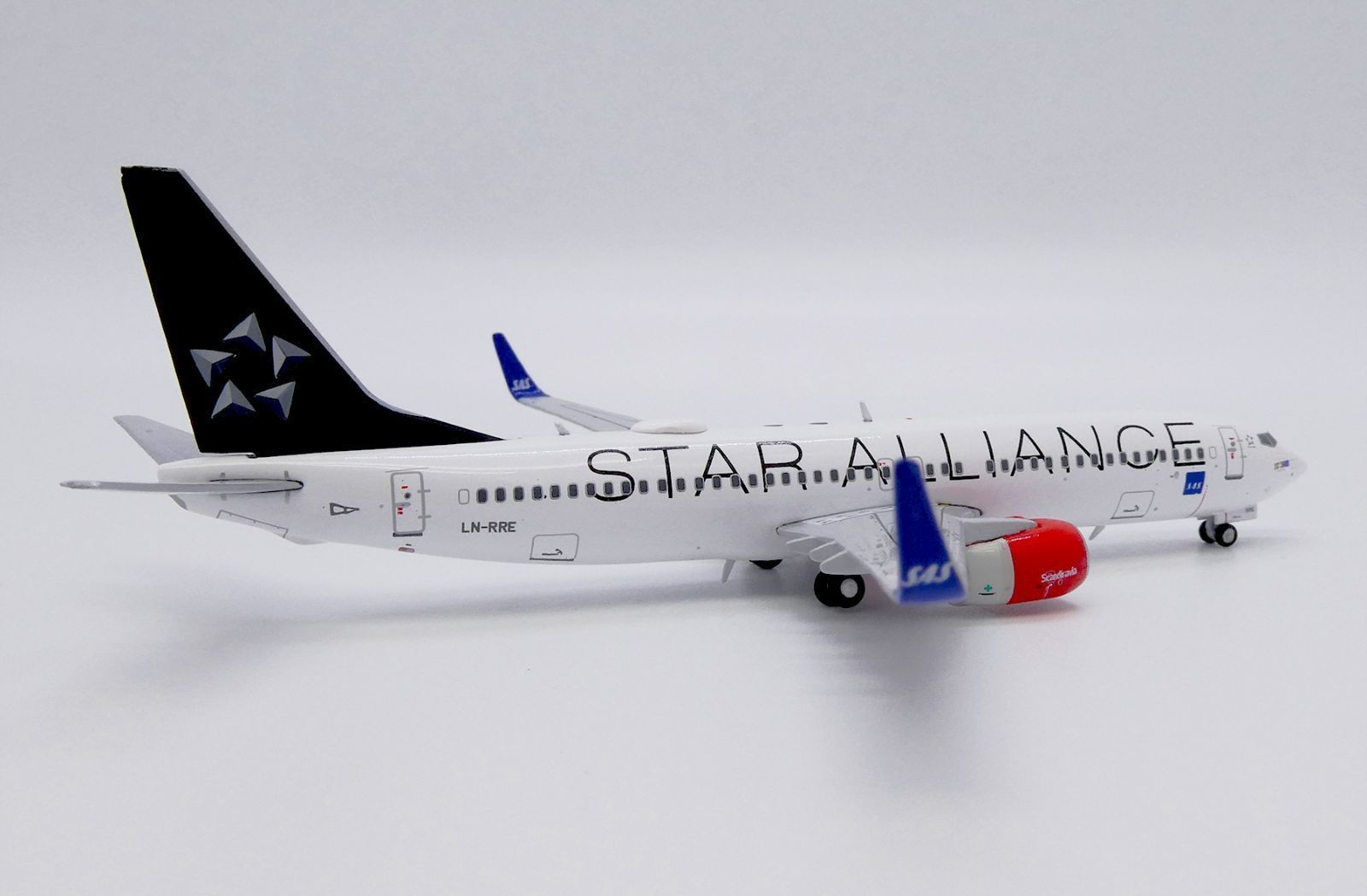 737-800 LN-RRE