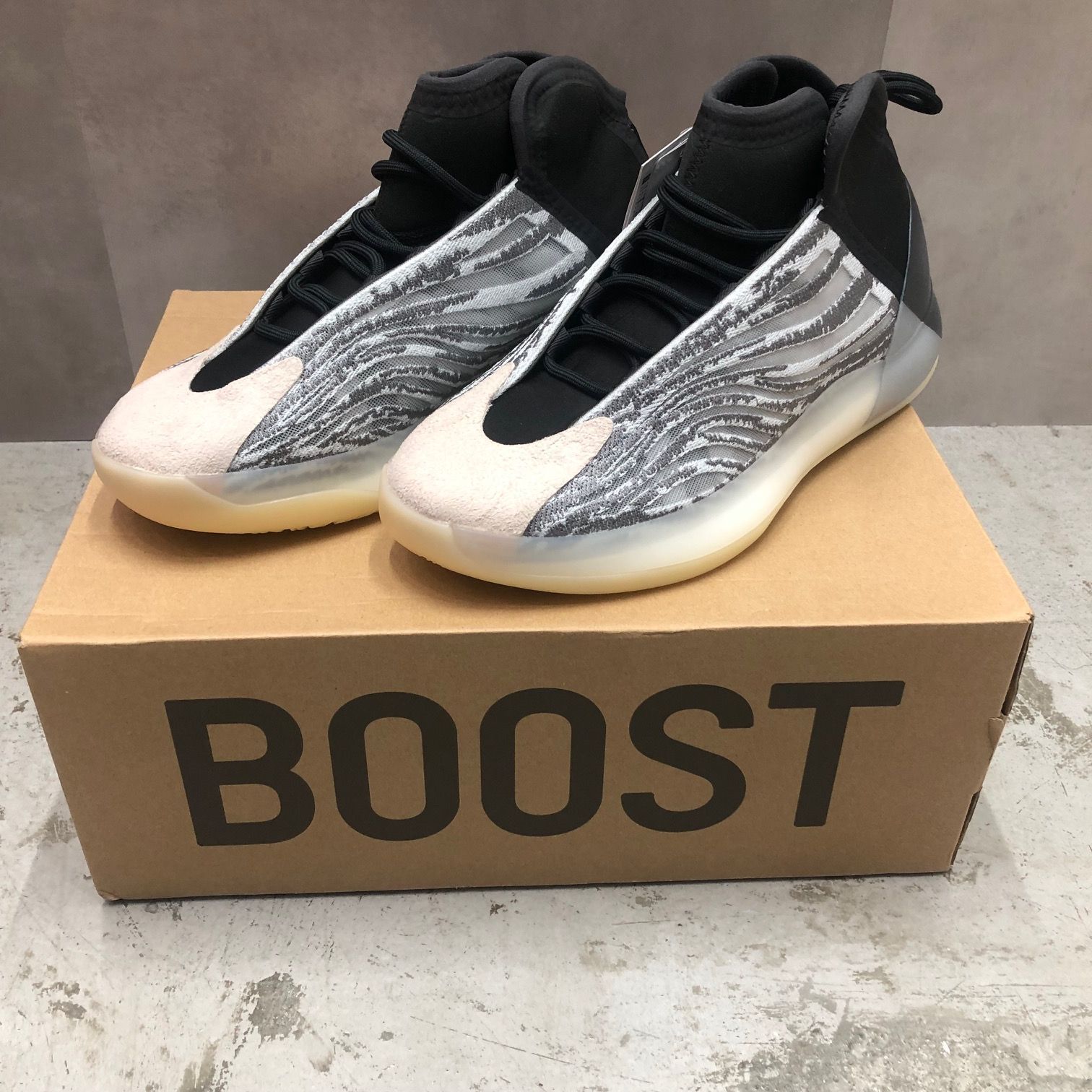 新品 国内正規 adidas YEEZY Quantum QNTM Q46473 クォンタム イージー  