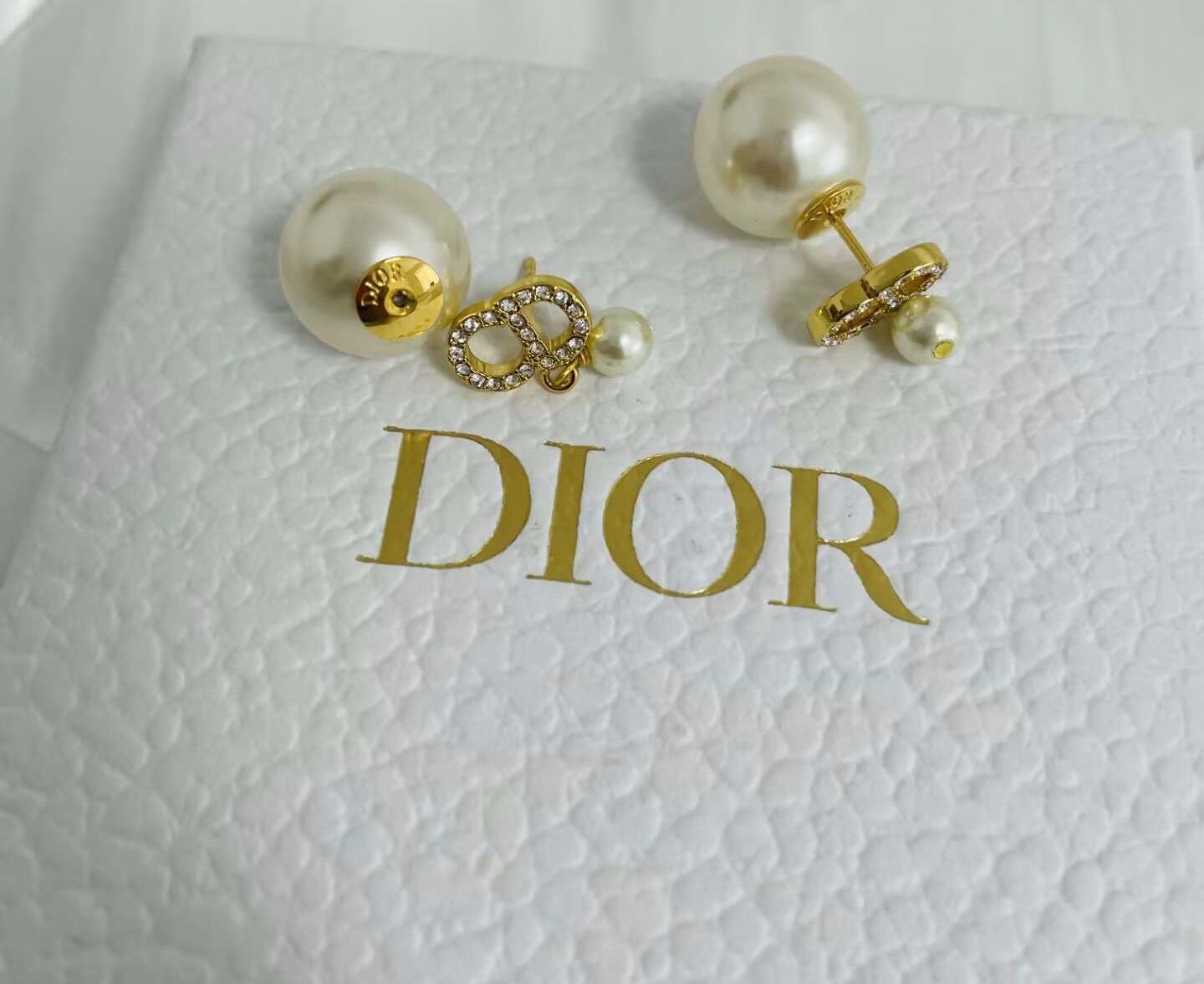 DIOR TRIBALES クリップイヤリング