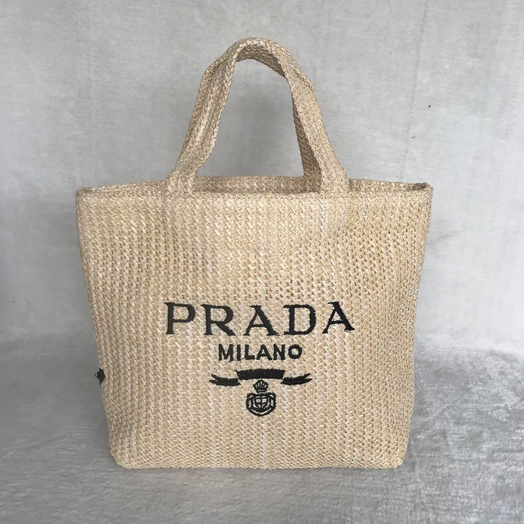 PRADA わら編みバッグベージュ