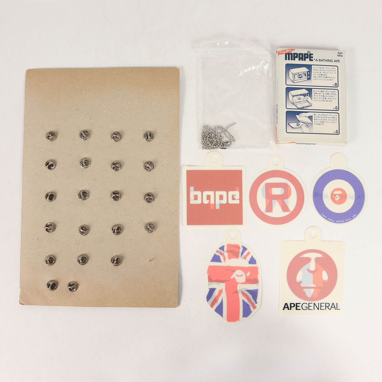 新品 A BATHING APE ア ベイシング エイプ 90s ピンバッチ & マジック 