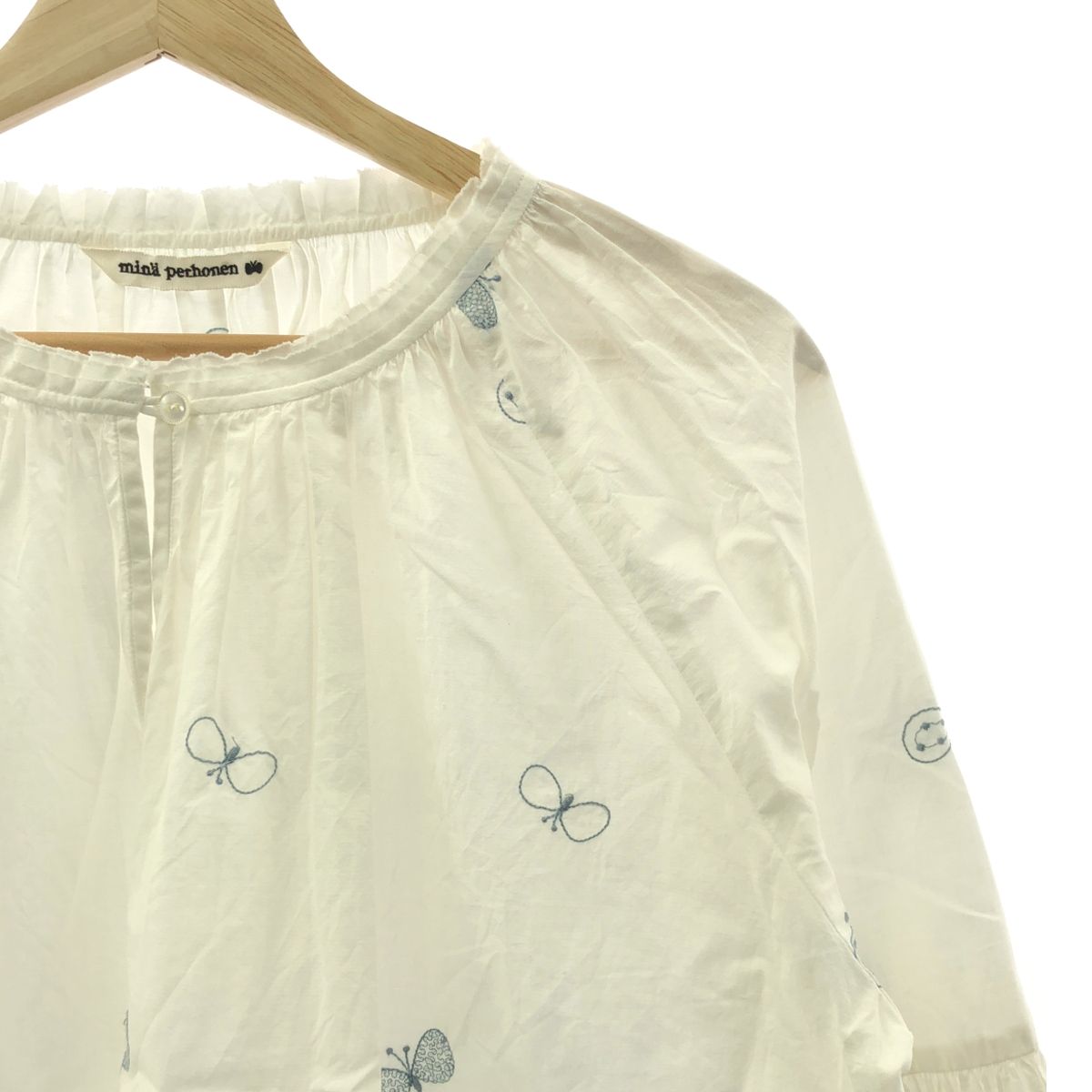 美品 mina perhonen lull リボン ブラウス ギャザー 総柄36 美品 mina perhonen lull リボン ブラウス ギャザー 総柄36