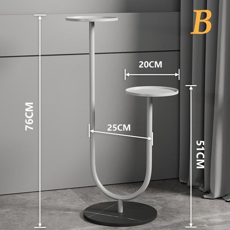 お好みによって飾る品物を変えるだけでお部屋の雰囲気が変わる モダン