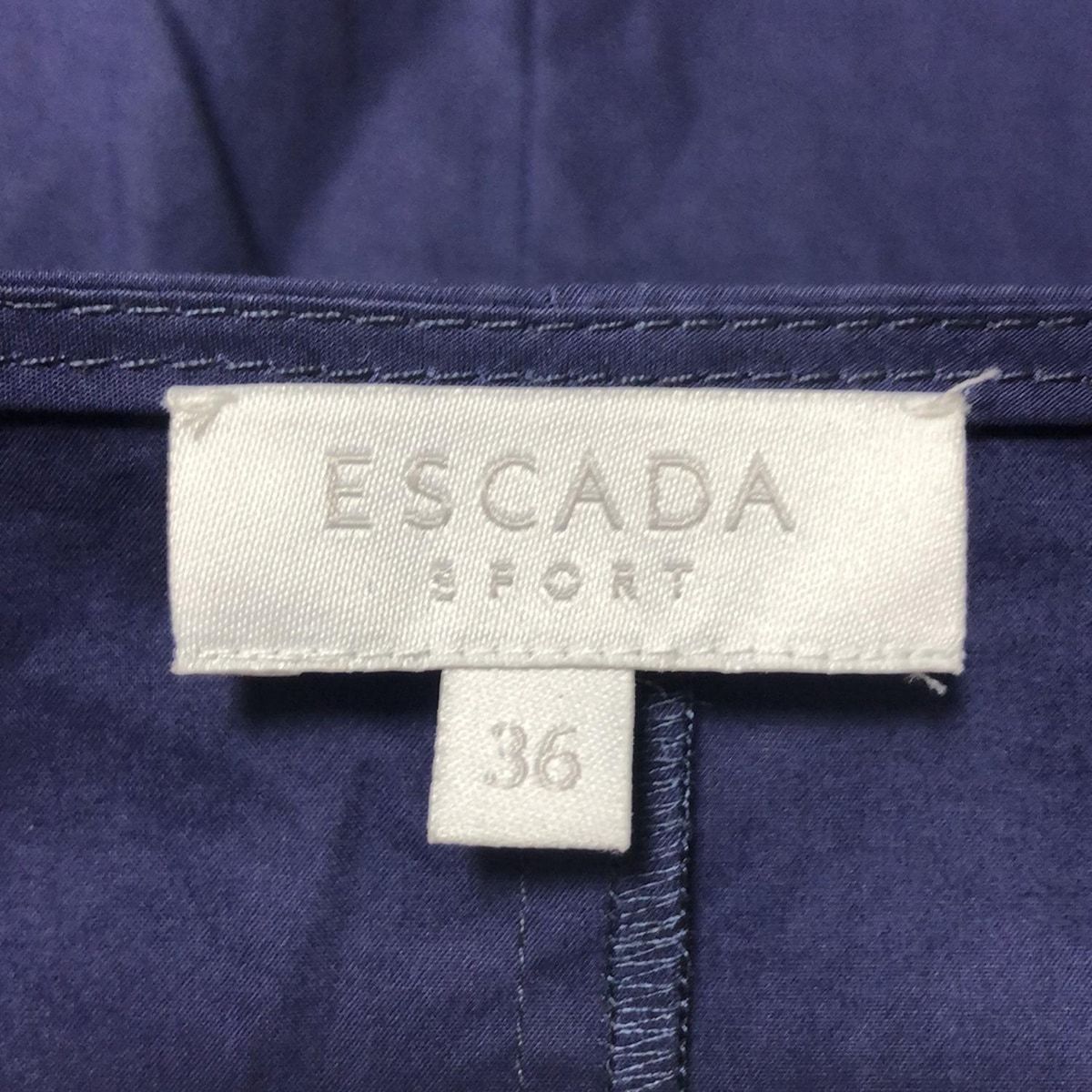 ESCADAエスカーダ☆ネイビーワンピ☆サイズ36 ESCADAエスカーダ☆ネイビーワンピ☆サイズ36 - メルカリ