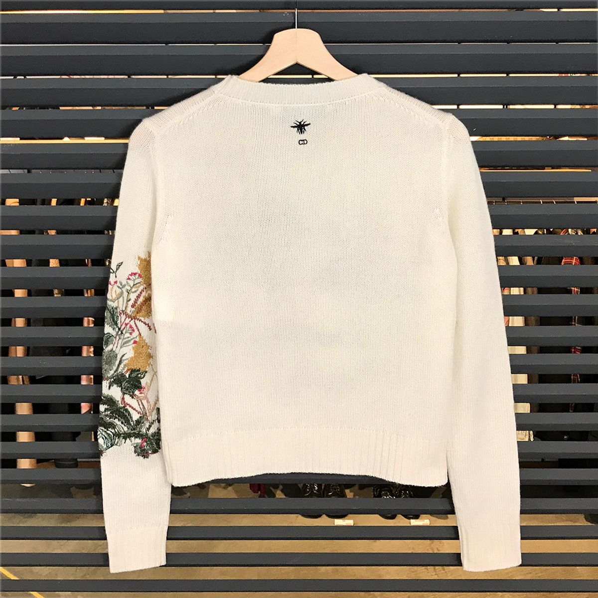 【超美品】ディオール エンブロイダリー 長袖ニット セーター 刺繍デザイン アイボリー カシミア 254S57AM025 鳥 13765 超美品】ディオール エンブロイダリー 長袖ニット セーター 刺繍