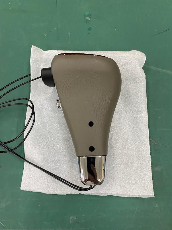 78プラド ランクル100 ランクル80 シフトノブ ウッド新品 78プラド ランクル100 ランクル80 シフトノブ ベージュー×茶