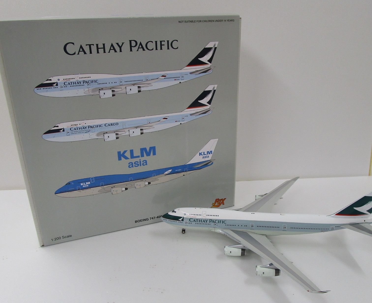 JFOX MODELS 1/200 B747-400 キャセイパシフィック航空 B-HUA
