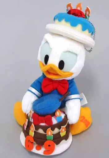 【お顔厳選】2個セット　ドナルド　ぬいぐるみ　ぬいぐるみバッジ　誕生日⑦ Amazon.co.jp: ドナルド・ダック ぬいぐるみバッジ HAPPY