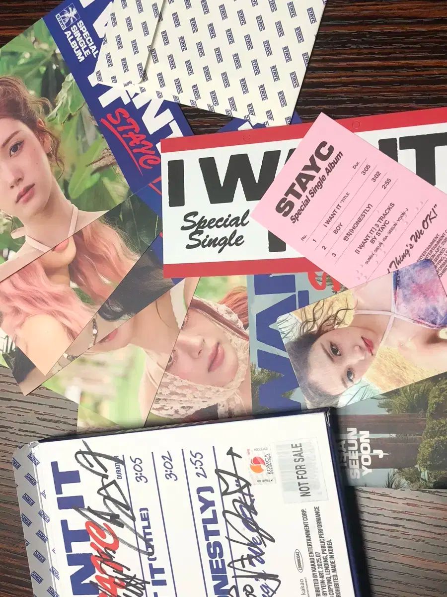 STAYC(ステイシー) stay c サイン入り サイン入り アルバム
