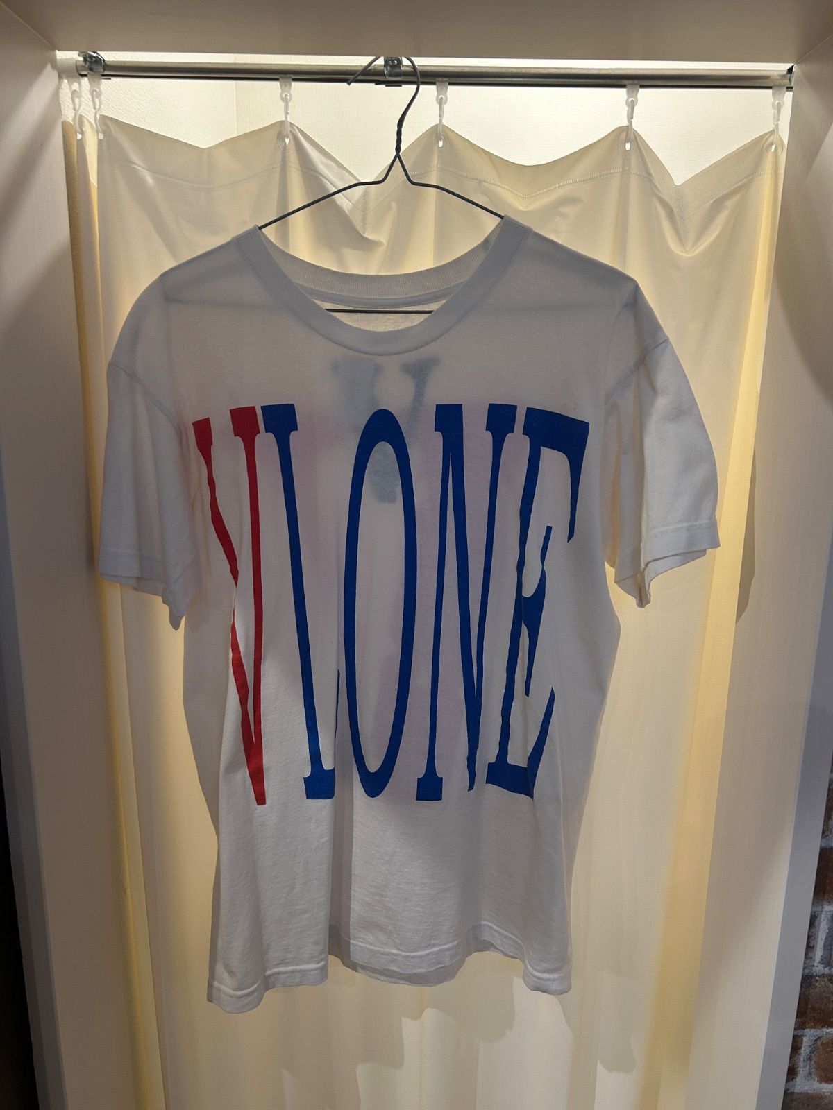 即発送☆VLONE ヴィーローン 半袖Tシャツ VLONE ヴィーロン ヴィーローン Tシャツ 半袖 ラインストーン