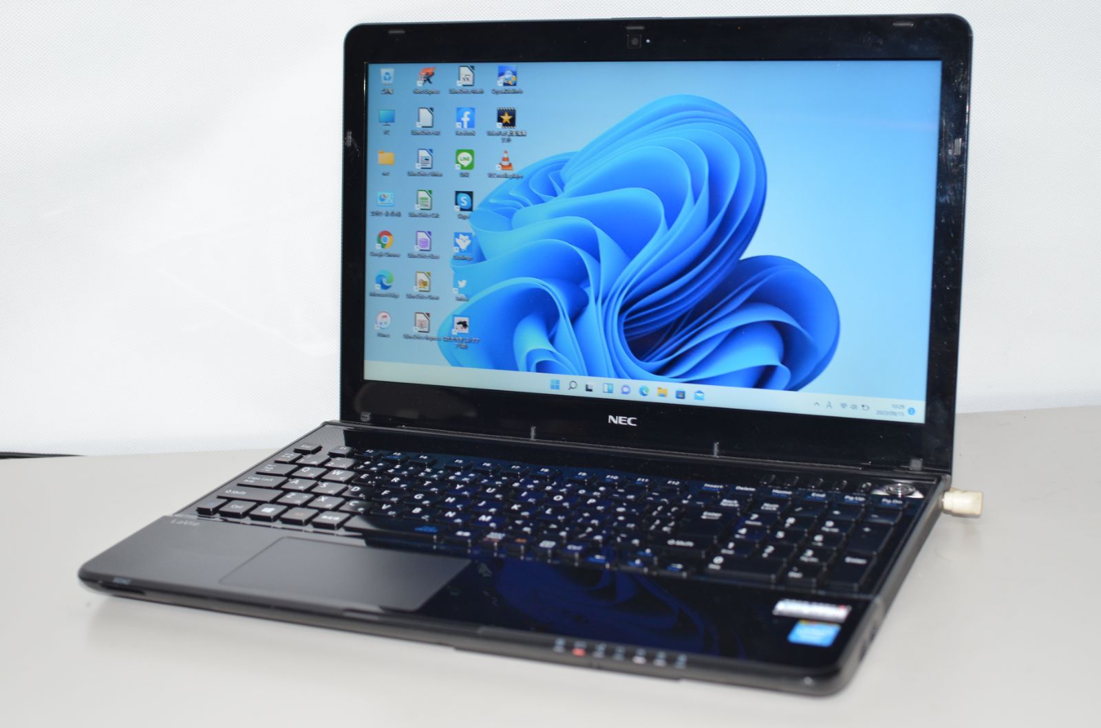 最新Windows11+office 爆速SSD256GB+HDD750GB 富士通デスクトップPC