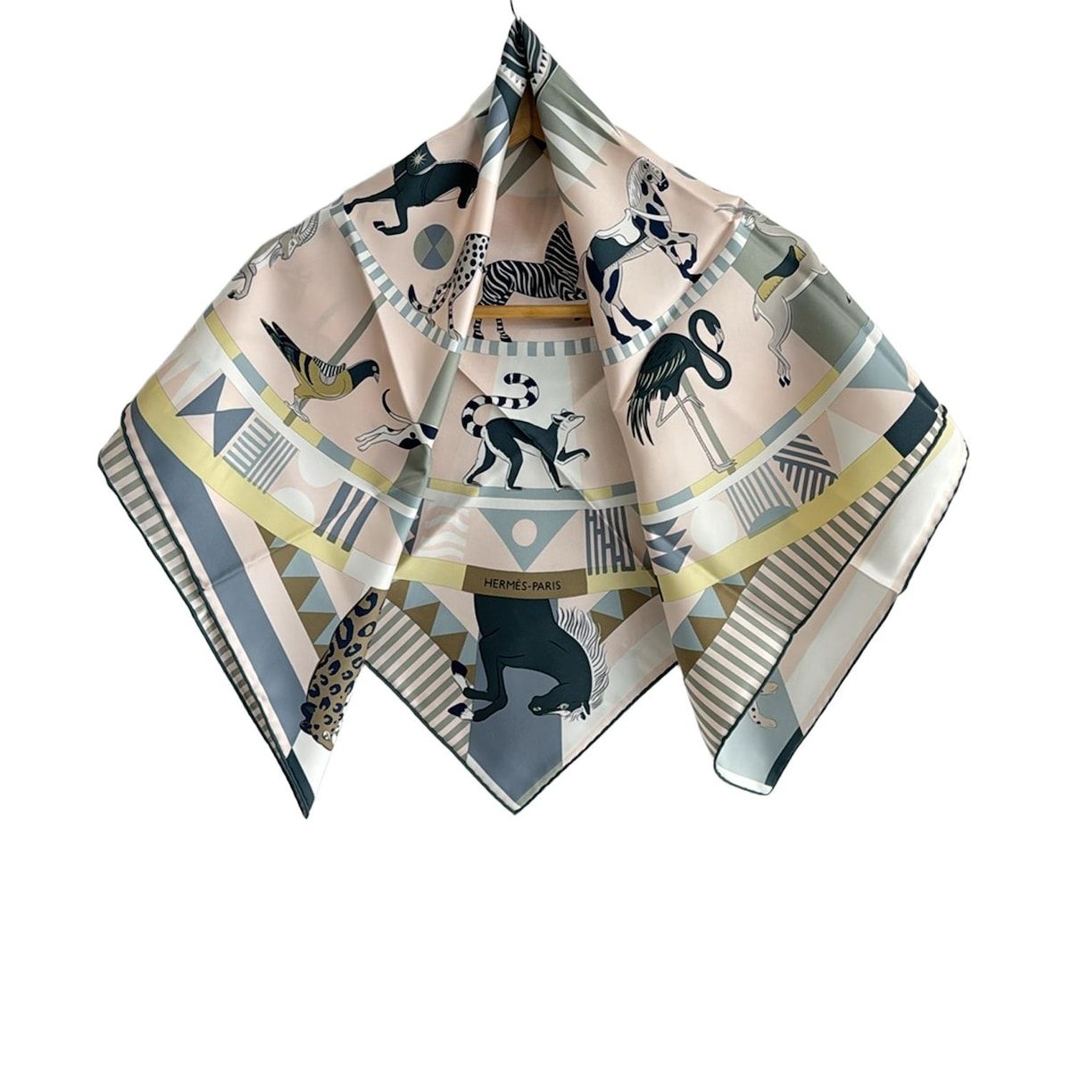エルメス スカーフ美品 カレ90 ローズ・ドラジェ×カーキ