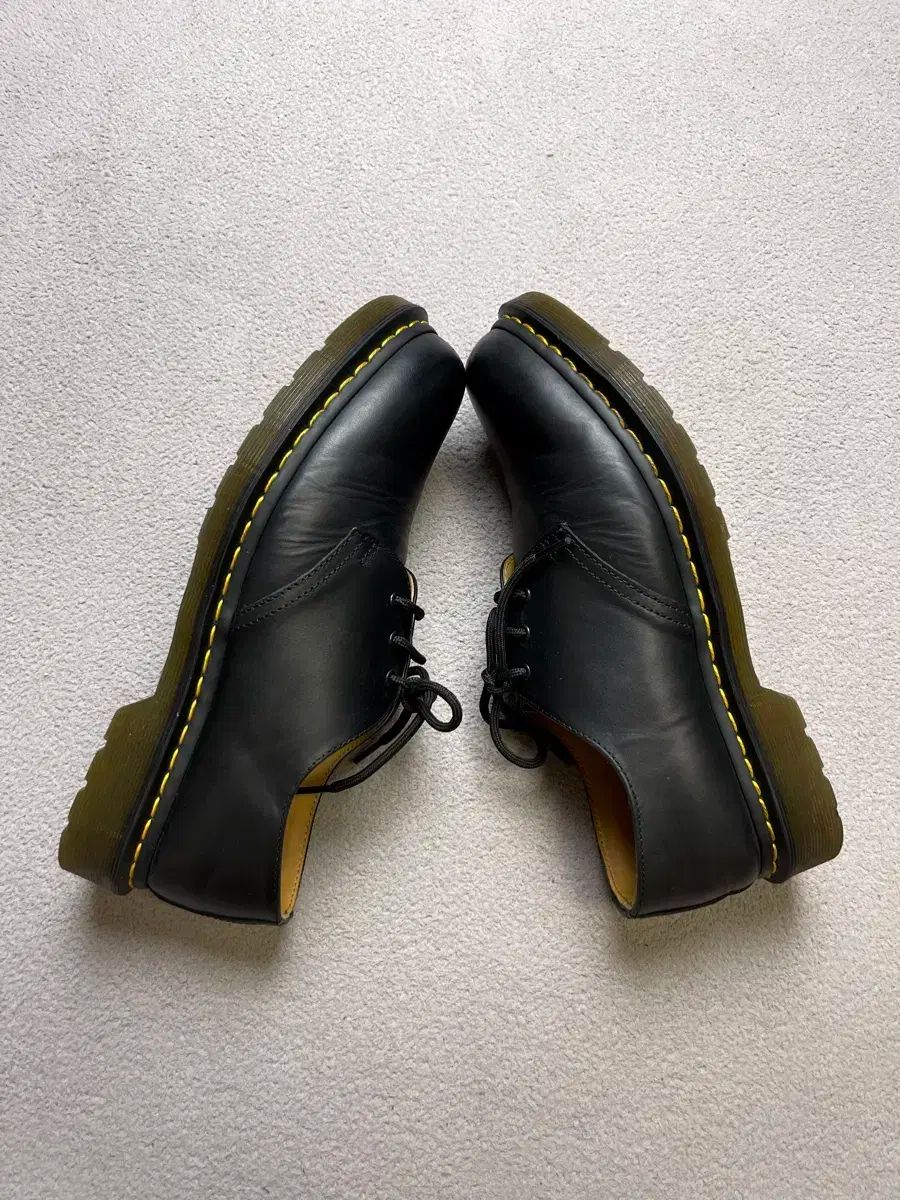 DR. MARTENS