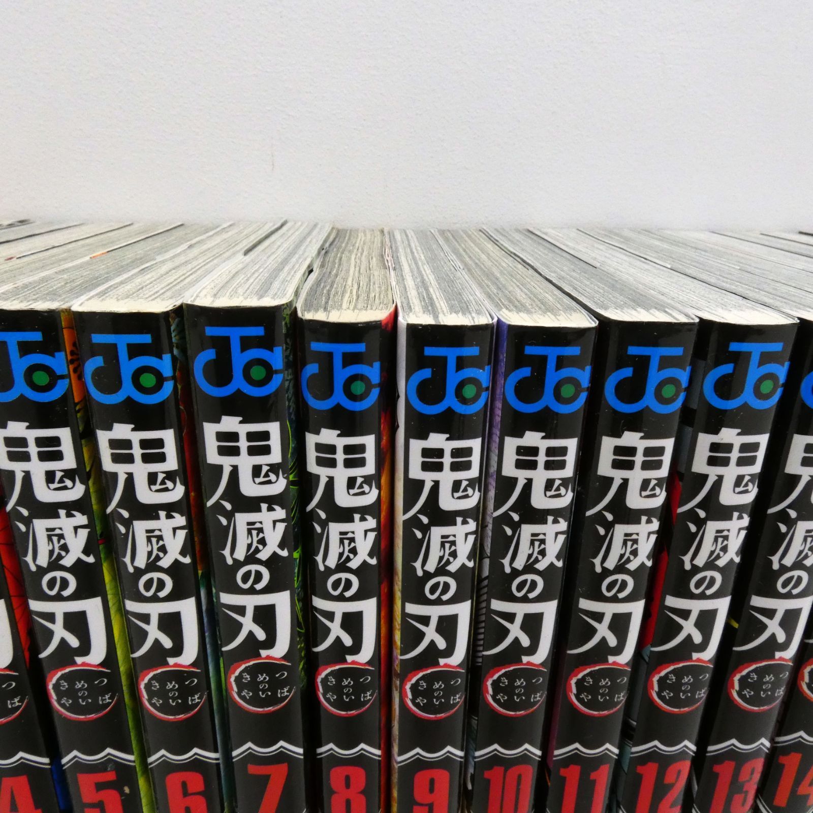 小牧店】鬼滅の刃 全23巻+「鬼滅の刃 外伝」+「鬼滅の刃 公式