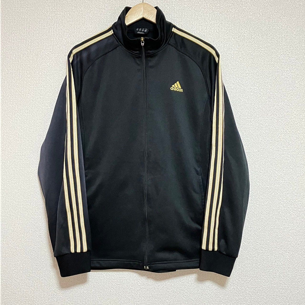 【adidasx24karats】トラックジャケット ウォームアップスーツ黒×金 adidas（アディダス）の「adidas×24karats 10th ANNIVERSARY