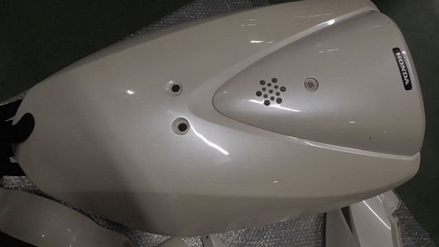 ディオ FI AF68-1400 の カウルセット 傷 1761089954