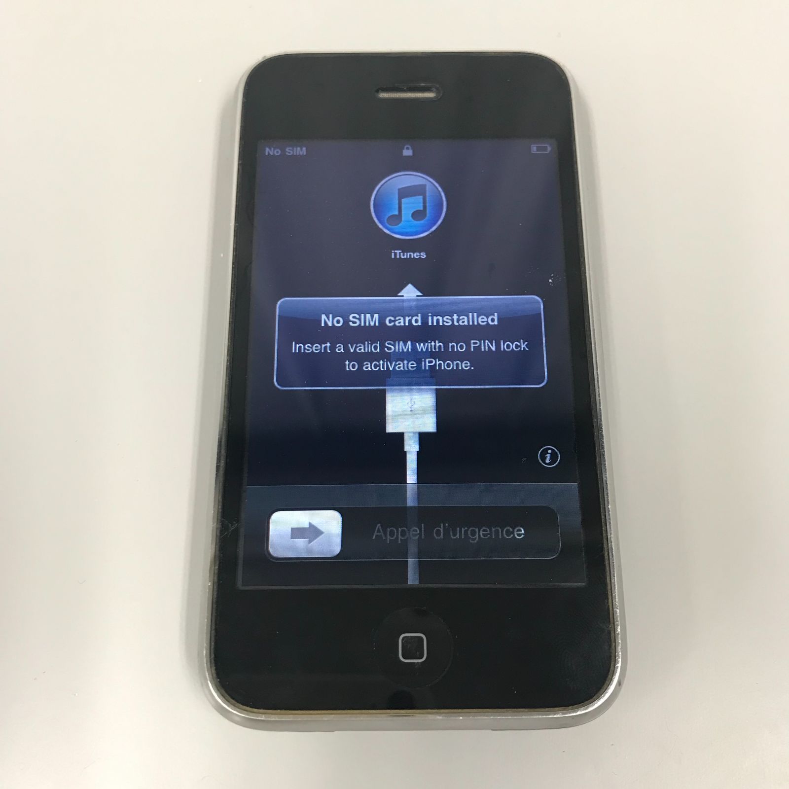 【ジャンク品】iPhone3G ●動作：動作保証なし、itunes接続画面(画像2枚目) ●状態：ジャンク品 ●容量：不明● 色：ブラック☆13