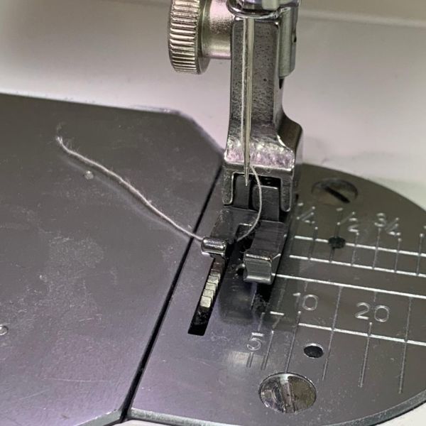 段付き押さえ 4点セット 職業用ミシン 工業用ミシン 左右セット 1mm 